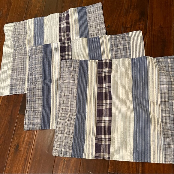 3 Vintage standard shams